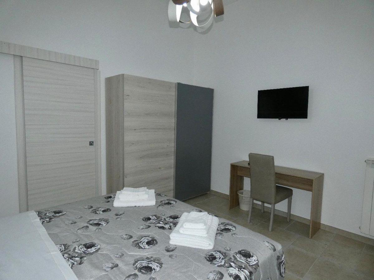 B&B La Piazzetta Fragagnano ภายนอก รูปภาพ